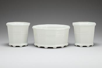 YTTERFODER, 3 st, porslin, "Waldemarsudde", Gustavsberg, formgivna 1915.