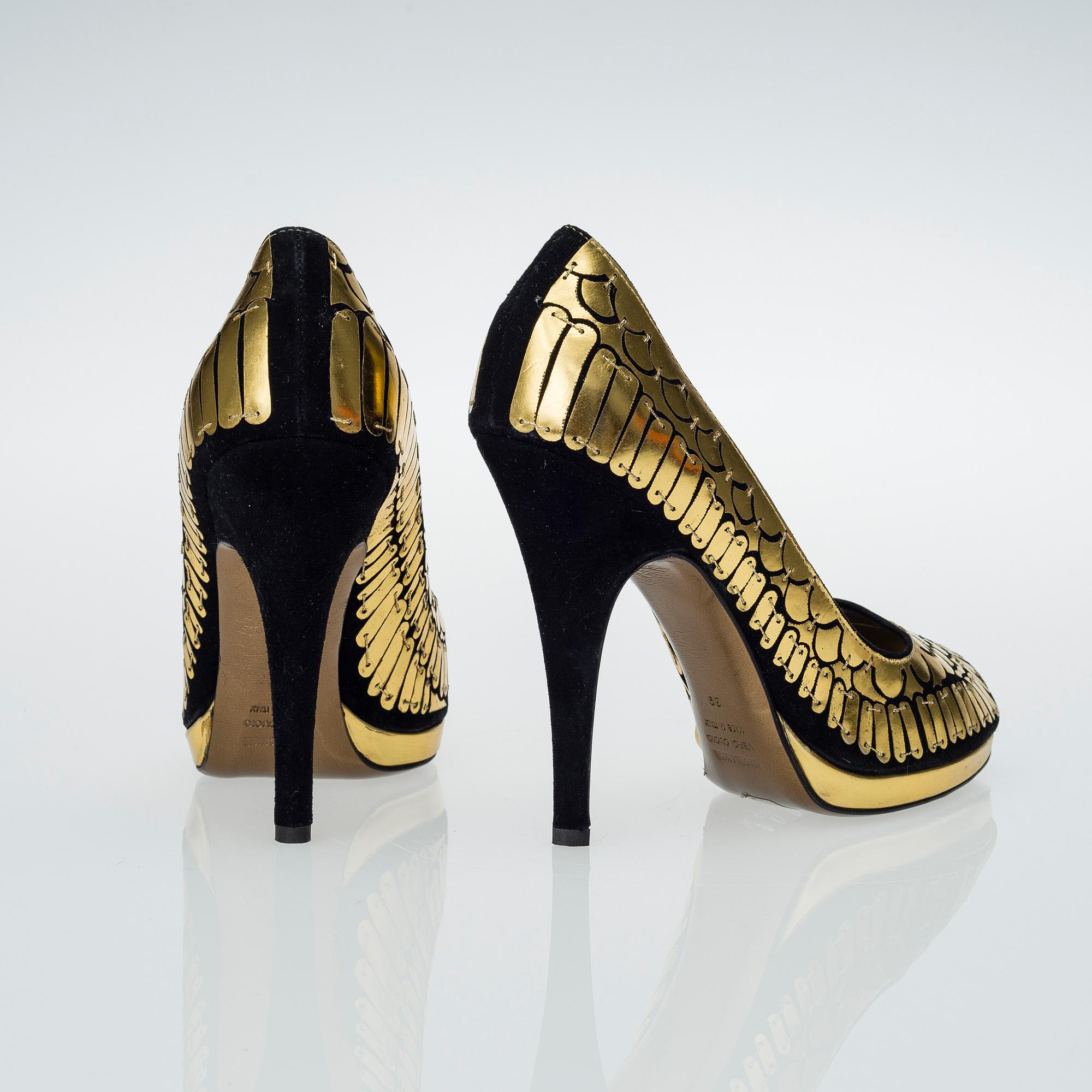 SKOR, Roberto Cavalli, storlek 39.