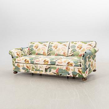 Soffa 1900-talets mitt.