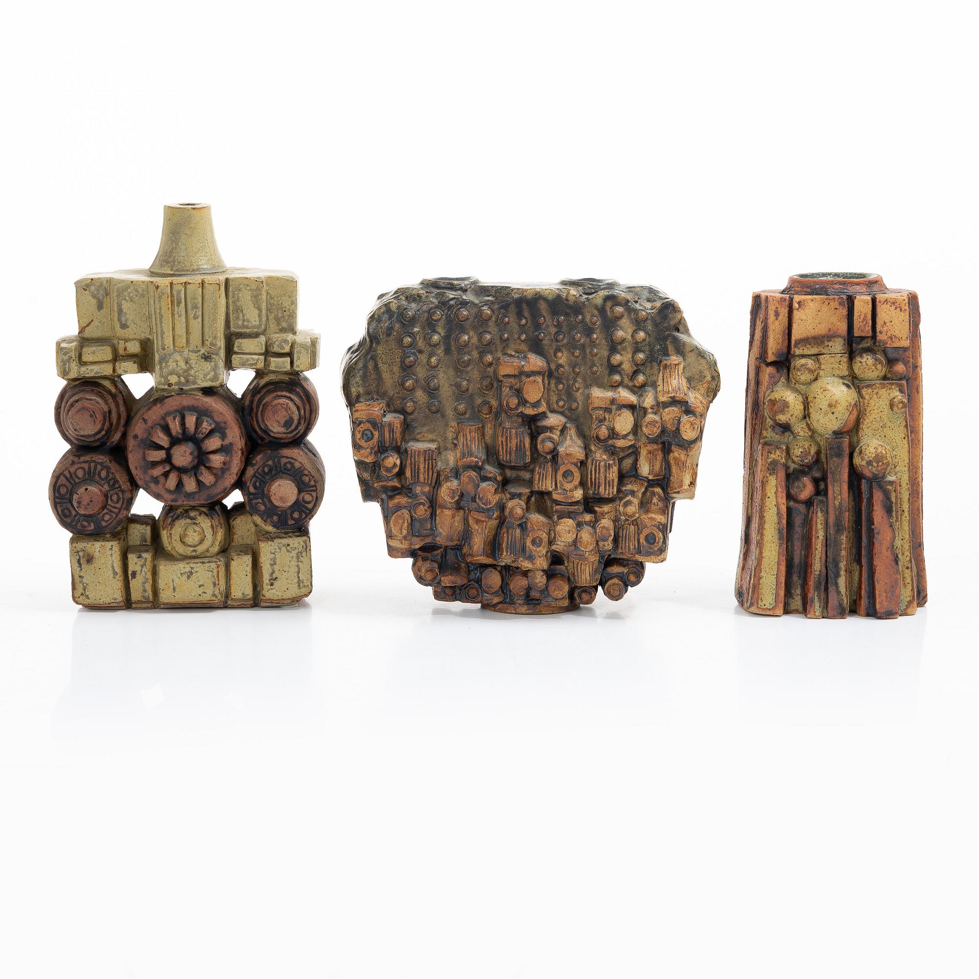 Bernard Rooke, three stoneware vases, signed.