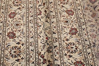 A carpet, Kashan, ca 340 x 238 cm.