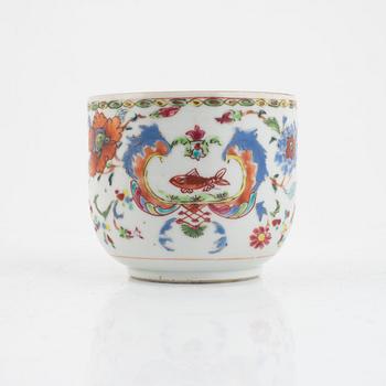 A Chinese famille rose exprot porcelain 'Pompadour' teacaddy, Qing dynasty, 1740s.