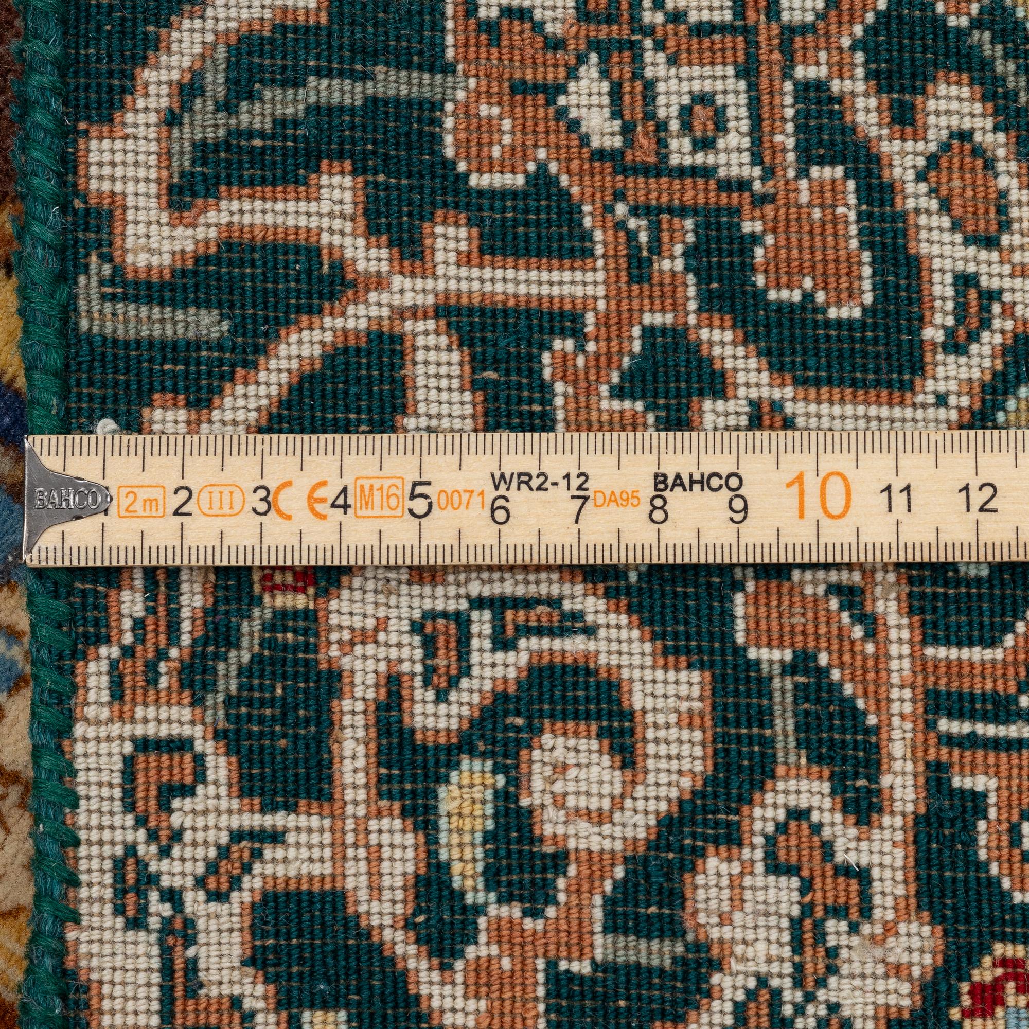 Matta, Täbris, figural, ca 152 x 100 cm.