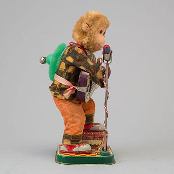 A JAPANESE TIN TOY, mid 20th century.