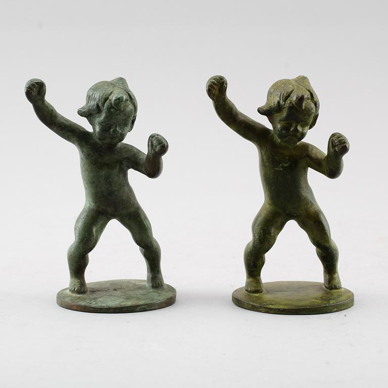 SKULPTURER, 2 st, grönpatinerad brons, 1900-talets första hälft.