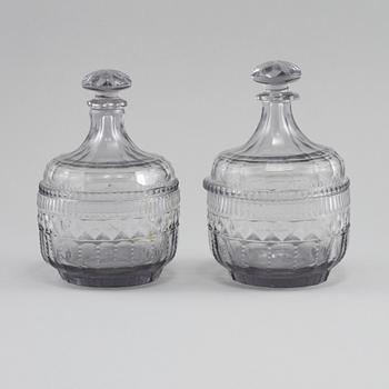 BONBONJÄRER, ett par, glas, 1800-talets första hälft.