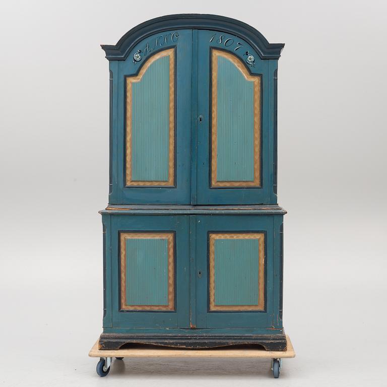 Skåp, allmoge, daterat 1807.