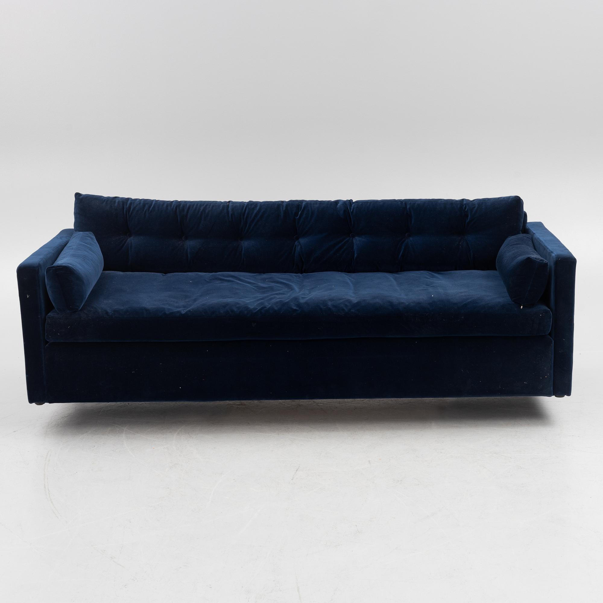 A "Dahlia" sofa, Melimeli.