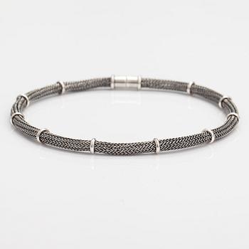 Saara Hopea, Halsband, sterlingsilver. Ossian Hopea, Borgå.