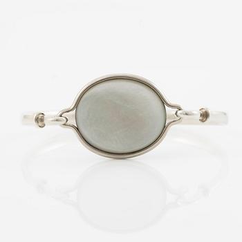 Vivianna Torun Bülow-Hübe, bracelet in sterling silver with mother-of-pearl, Jakarta, Indonesia.