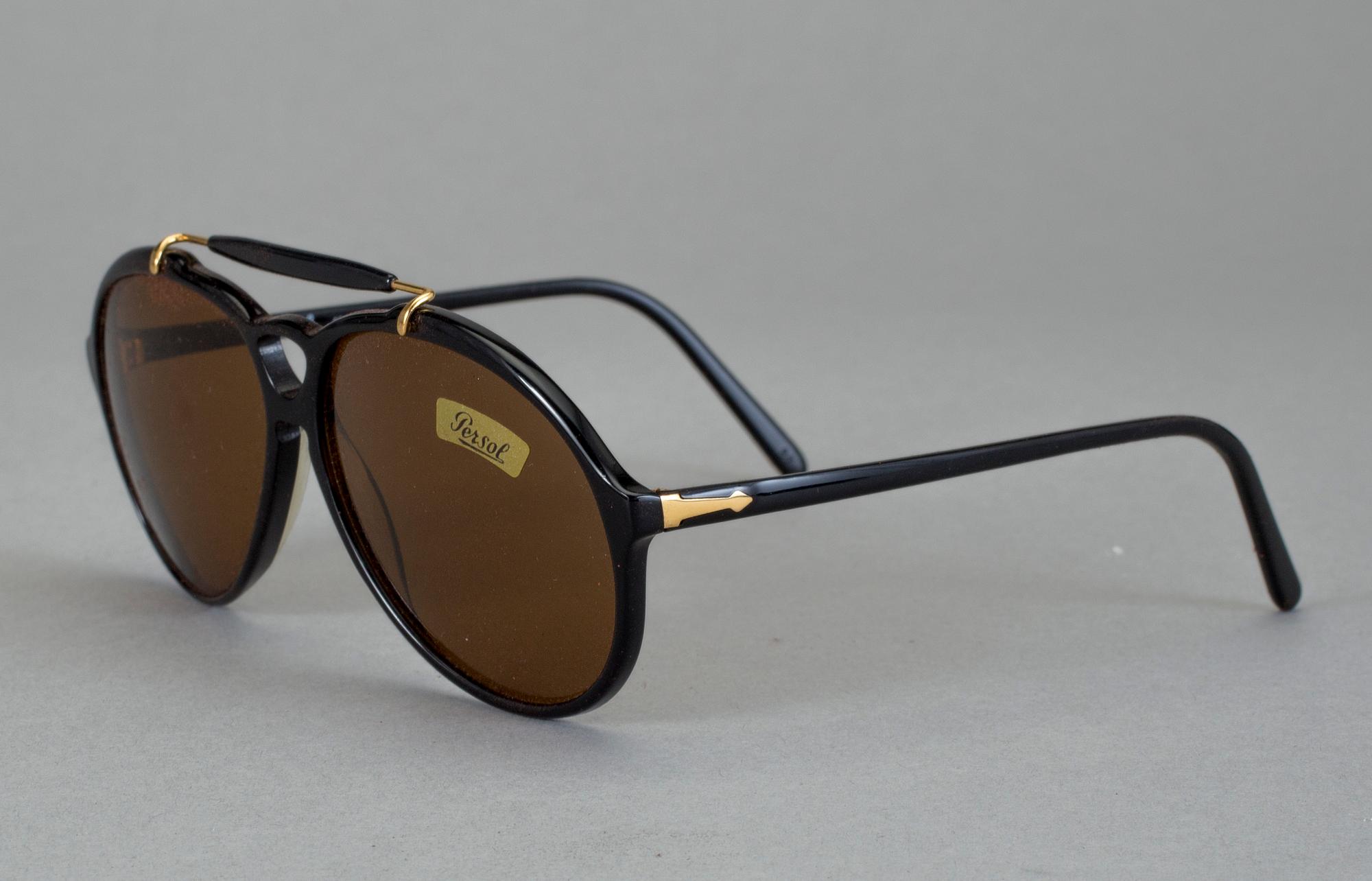 SOLGLASÖGON, Persol.