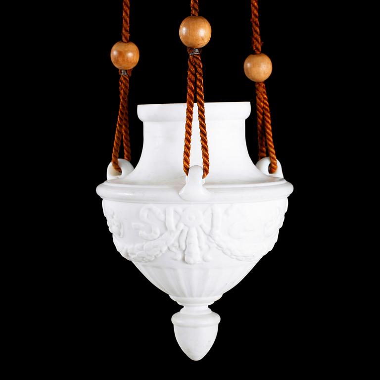 TAKAMPEL, gustaviansk stil, 1900-talets första hälft. Höjd ca 30 cm.