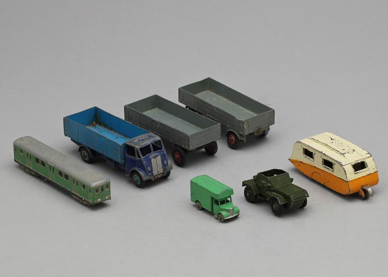 PARTI LEKSAKER, 9 delar, bl a Dinky Toys.