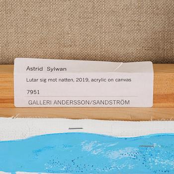 Astrid Sylwan, "Lutar sig mot natten".