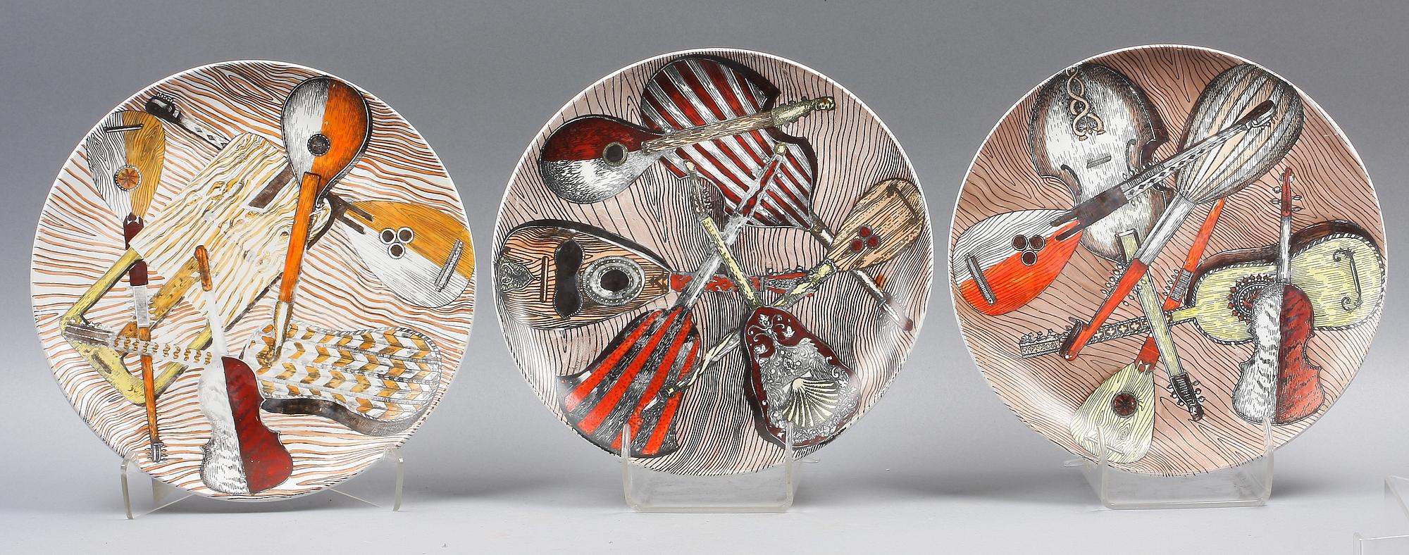 TALLRIKAR, 9 st. Porslin. Fornasetti, Italien.
