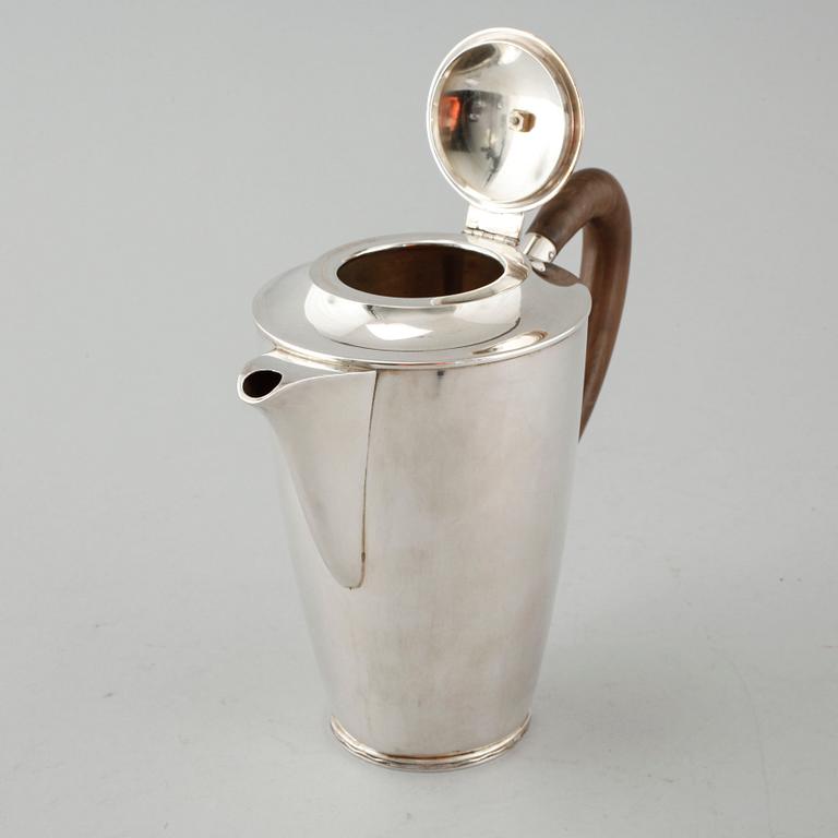 A swedish silver jug by Nordisk Silverkonst, Helsingborg, 1948, weight 366 g.