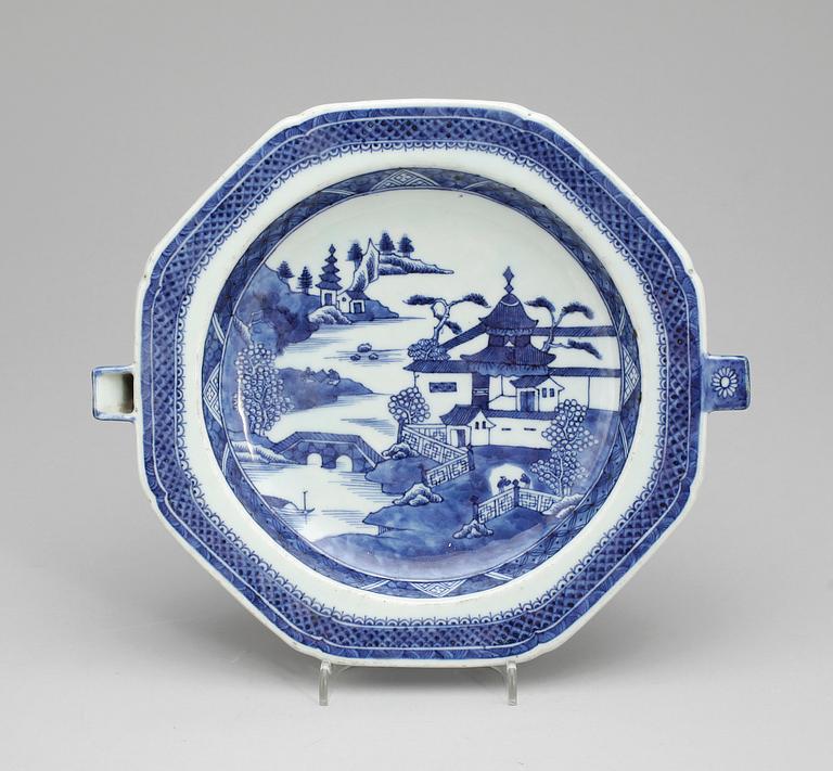 VÄRMEFAT, 3 st, porslin, Kina, Jiaqing ( 1796-1820).