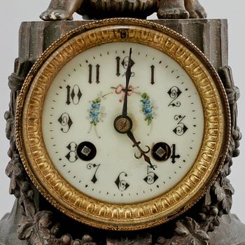 BORDSUR, Louis XVI-stil, omkring 1900.