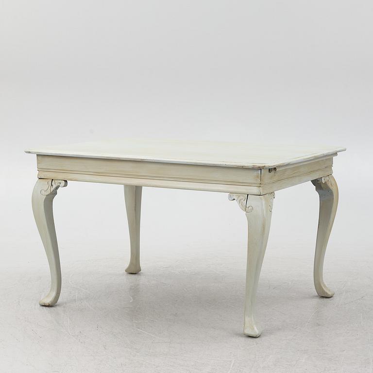 Dining table, Rococo style, first half of the 20th century.