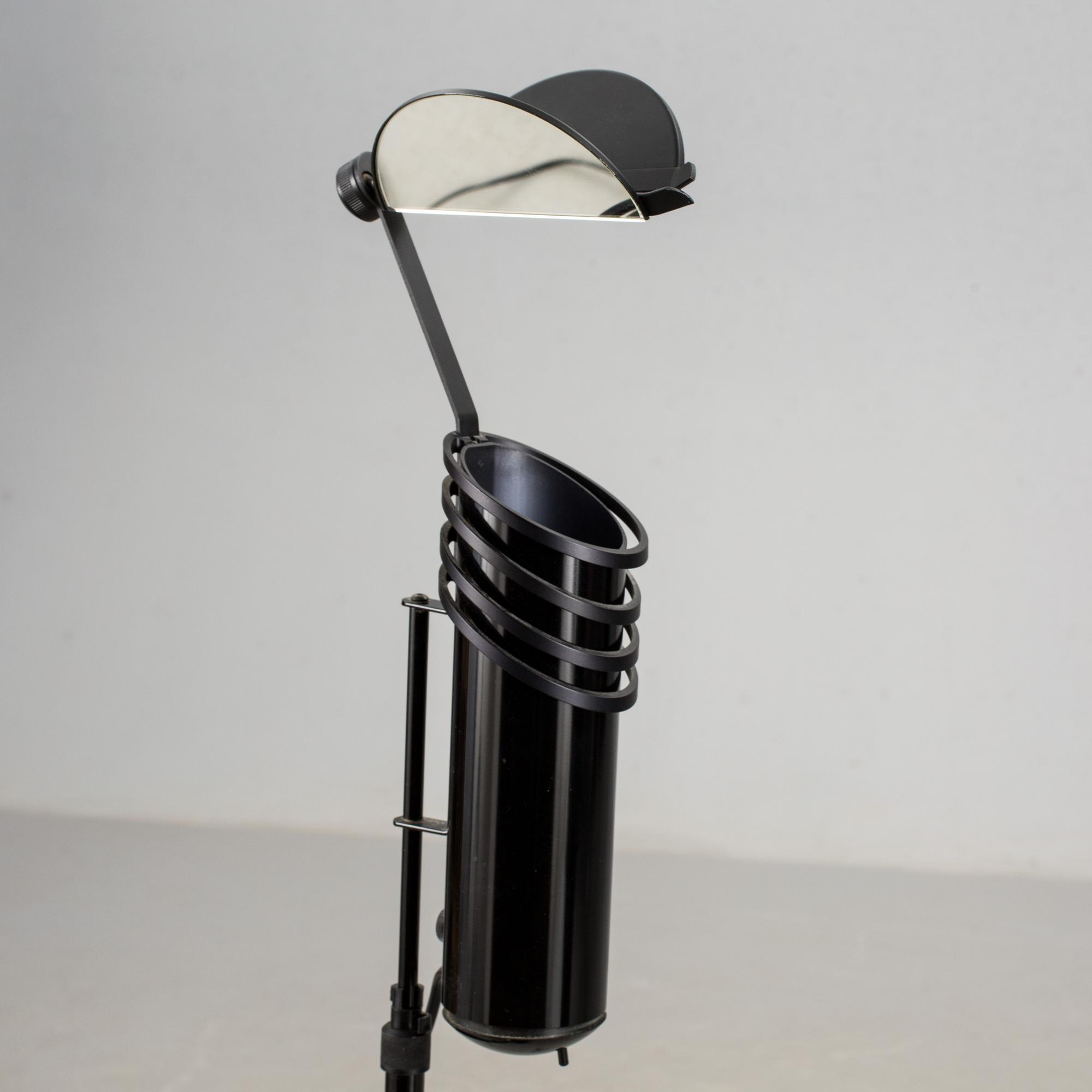 GOLVLAMPA, "Skarabé", Stig Ahlström och Clas Kock, Ateljé Lyktan, Åhus, 1900-talets fjärde kvartal.