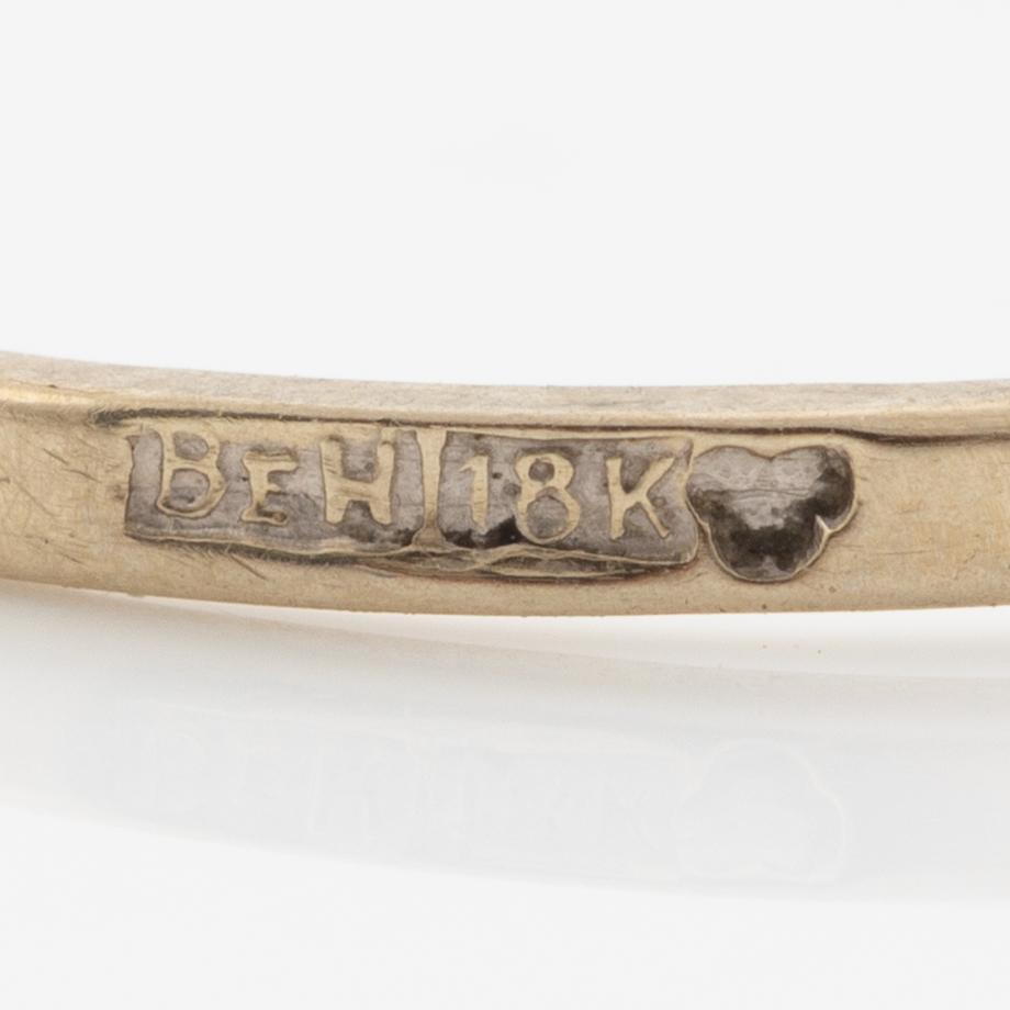 Ringar, 2 stycken, 18K guld med små smaragder och diamanter.