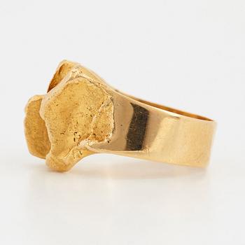 An 18K gold Lapponia ring "Samurai"  design Björn Weckström.