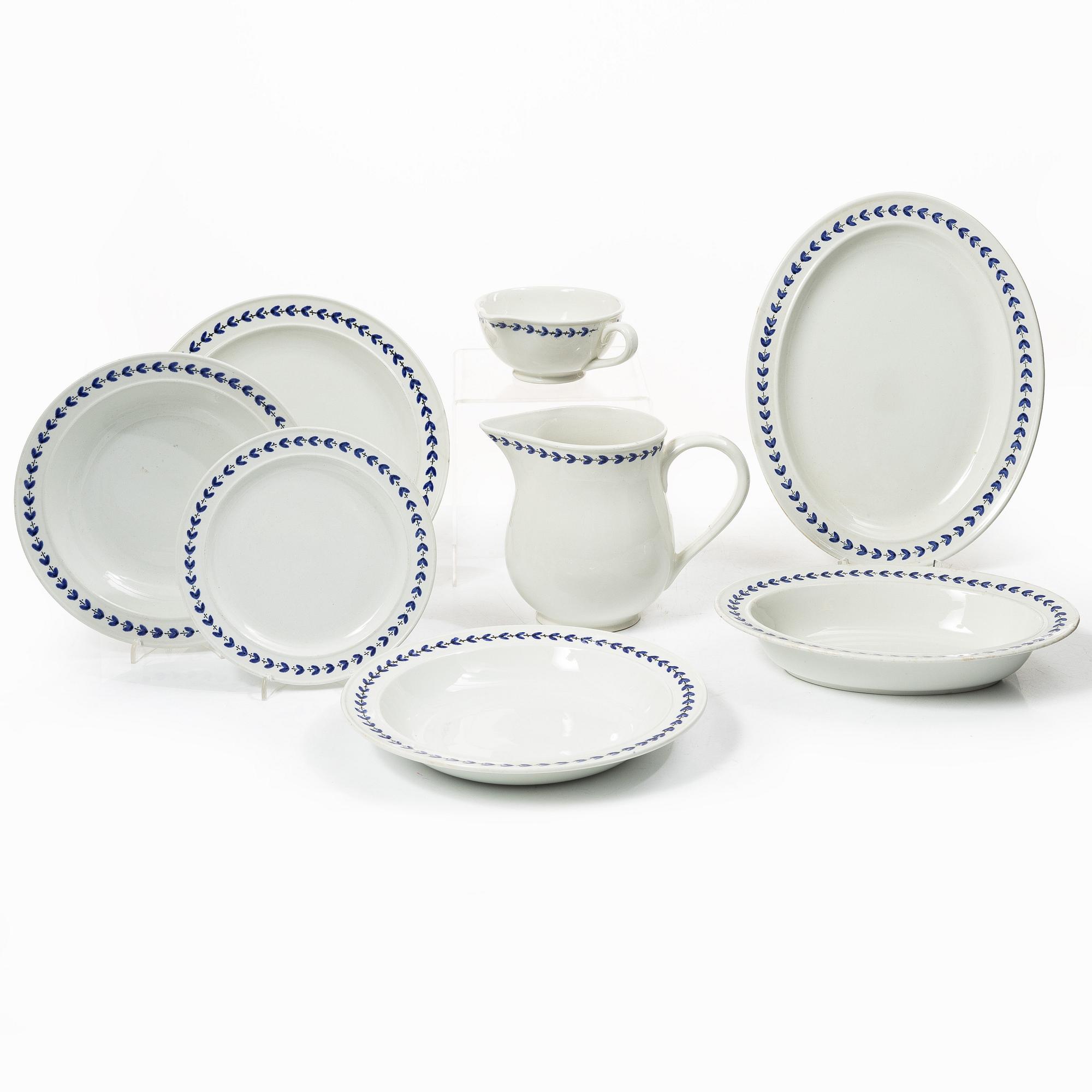Wilhelm Kåge, 32-pieces of an 'Akademi' service, creamware, Gustavsberg, Sweden, 1936-39.