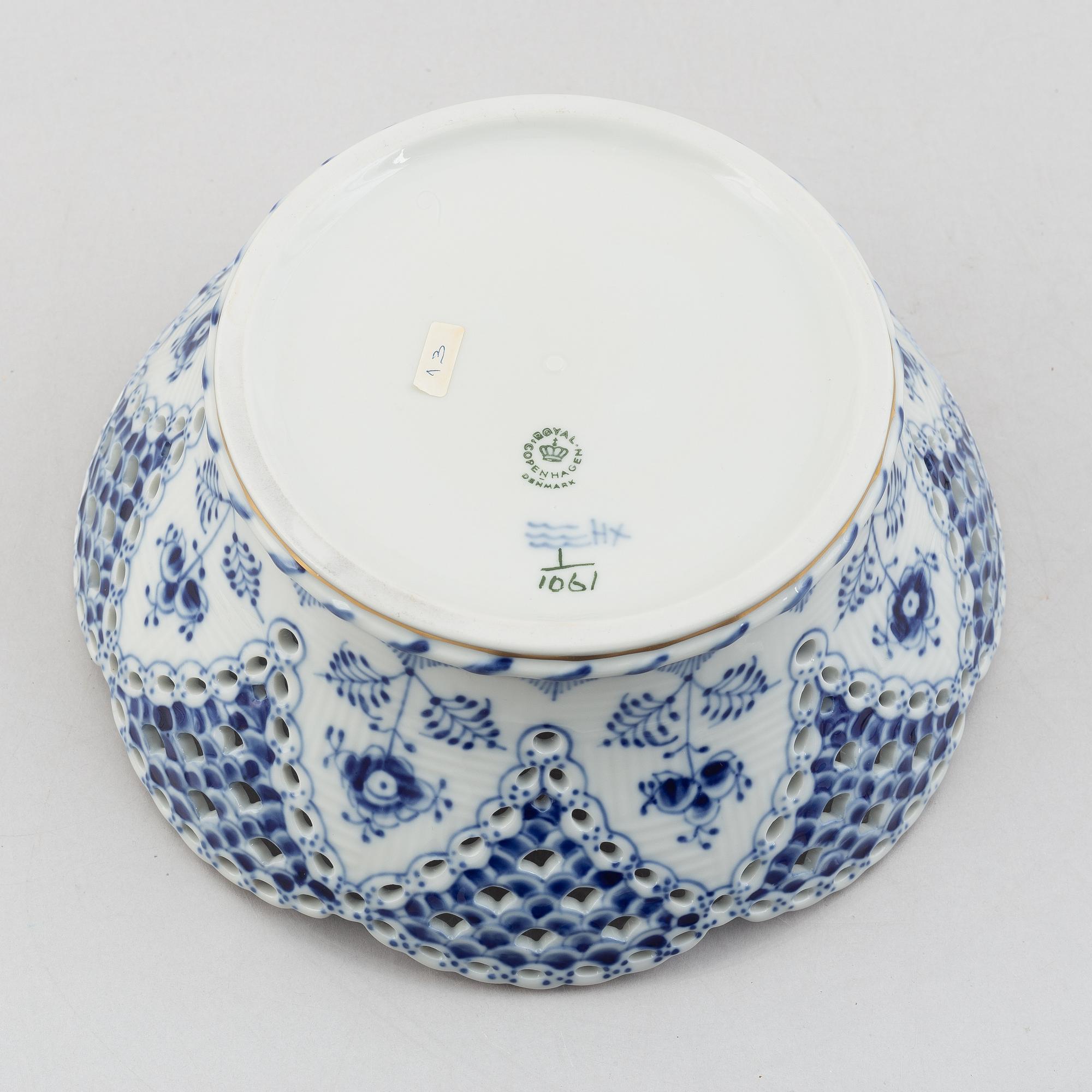 A 'Blue Fluted Full Lace'/'Musselmalet' Fruit Bowl and Stand, Royal Copenhagen, model number 1061 and 1062, 1966.