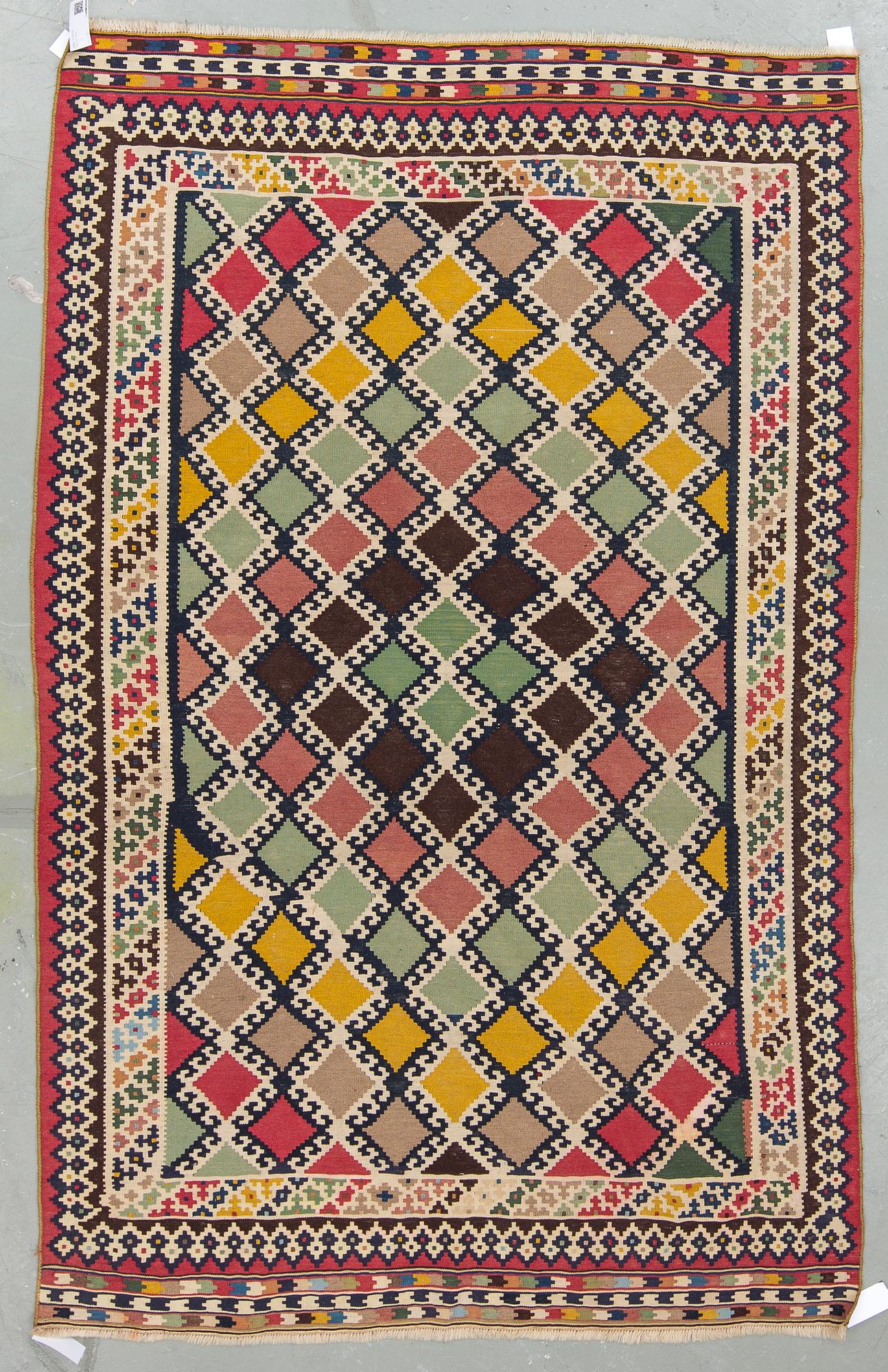 MATTA, Kelim, sannolikt semiantik. Ca 233x145 cm.