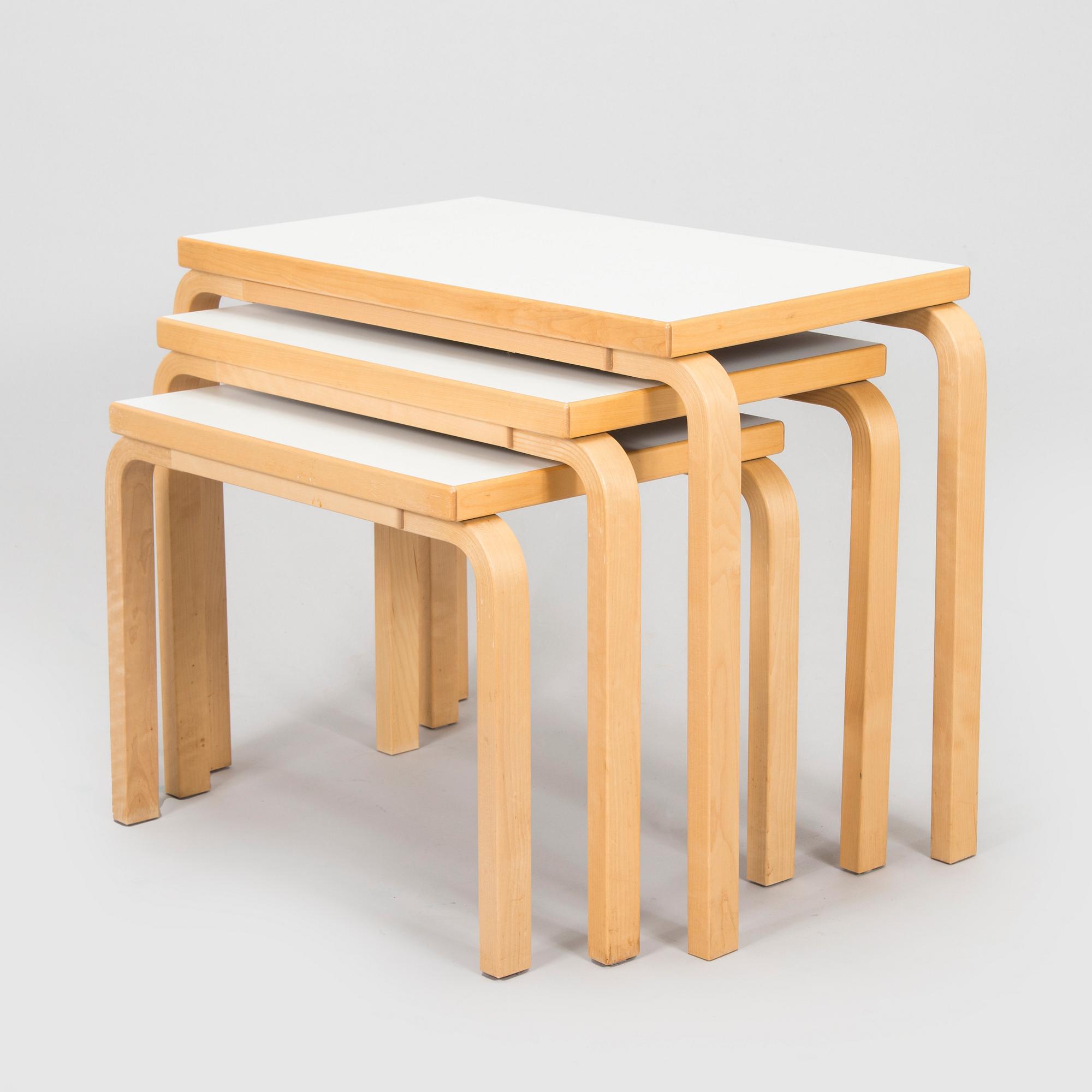Alvar Aalto, satsbord, 3 delar, modell 88 ABC för Artek 2010/ 2011.