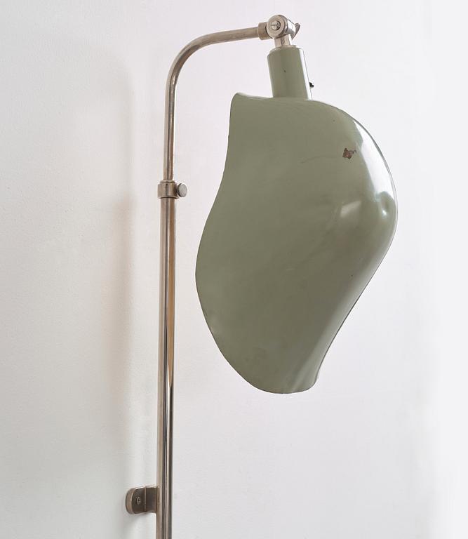 Gunnar Asplund, a wall lamp, "Typ 16". Provenance: The City Hall of Gothenburg, 1936. Probably executed by Arvid Böhlmarks Lampfabrik.