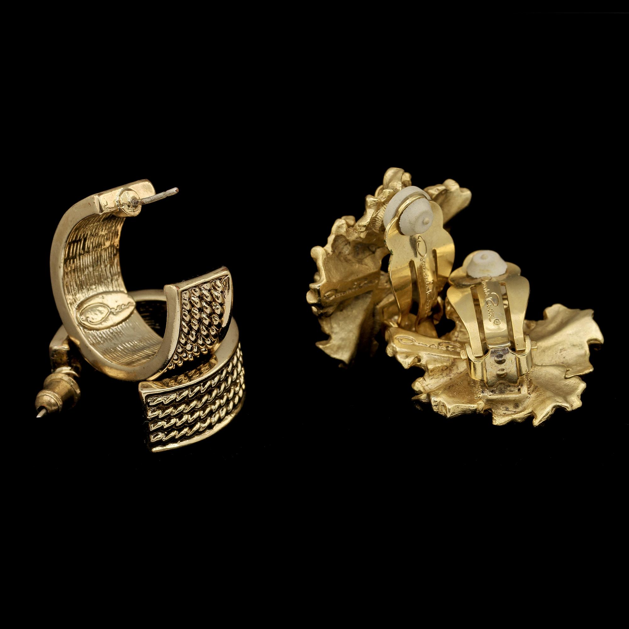 ÖRHÄNGEN, 2 par, stämpelmärkta Oscar de la Renta, 1900-tal.