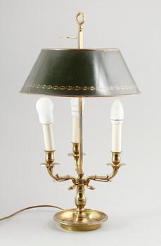 BOUILOTTELAMPA, mässing och grönlackerad plåt, 1900-talets första hälft.