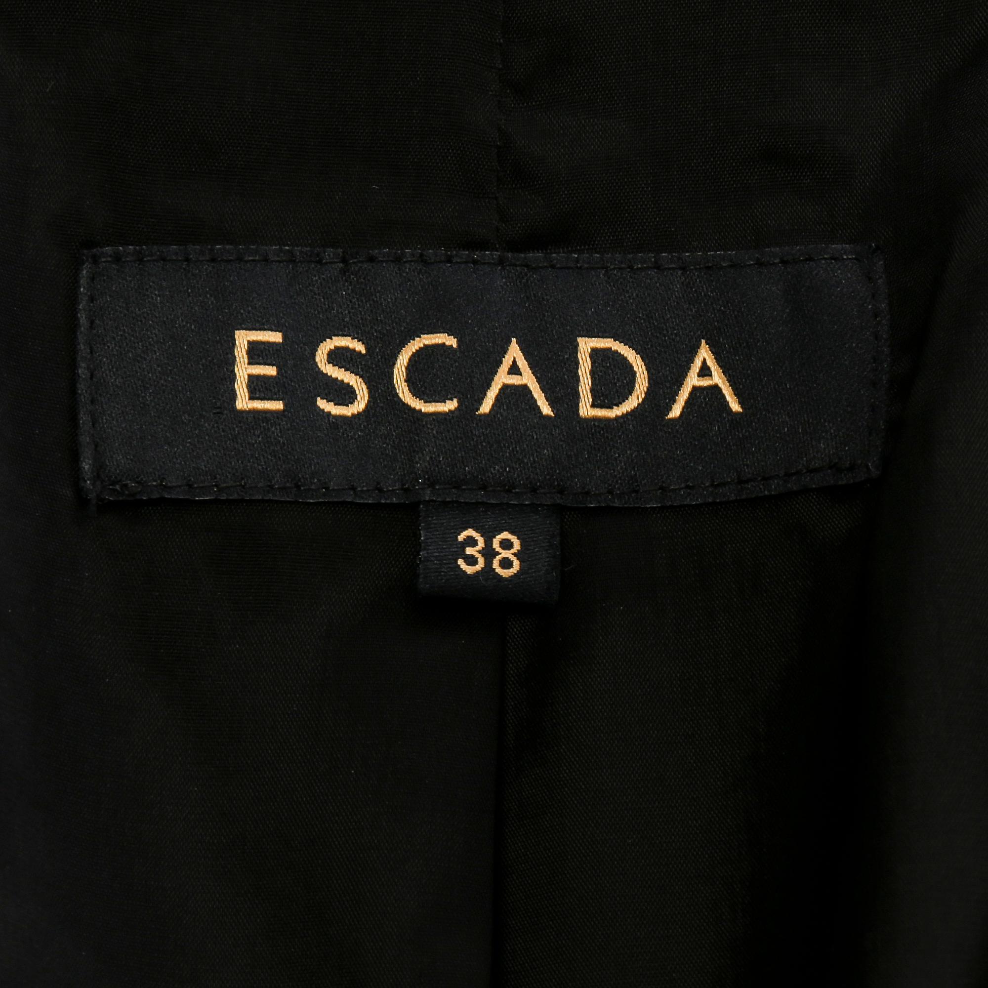 KAVAJ, Escada.