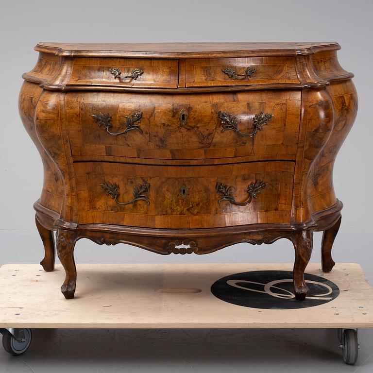 A 20th century Louis XV-style chest of drawers.
