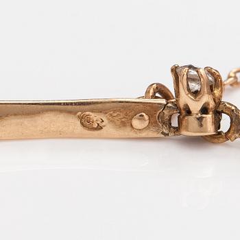 An 14K gold collier with old-cut diamonds ca. 1.90 ct in tot and pearls. Austria-Hungary, turn of the 20th century.