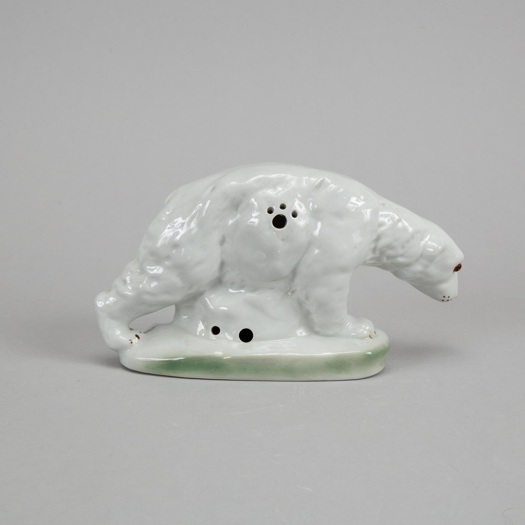 A polarbear porcelain lantern.