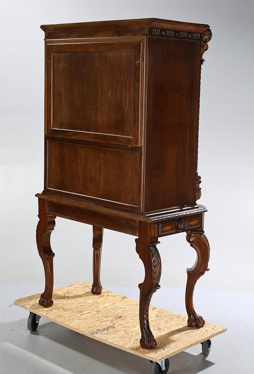 BARSKÅP, barockstil, 1900-talets andra hälft.