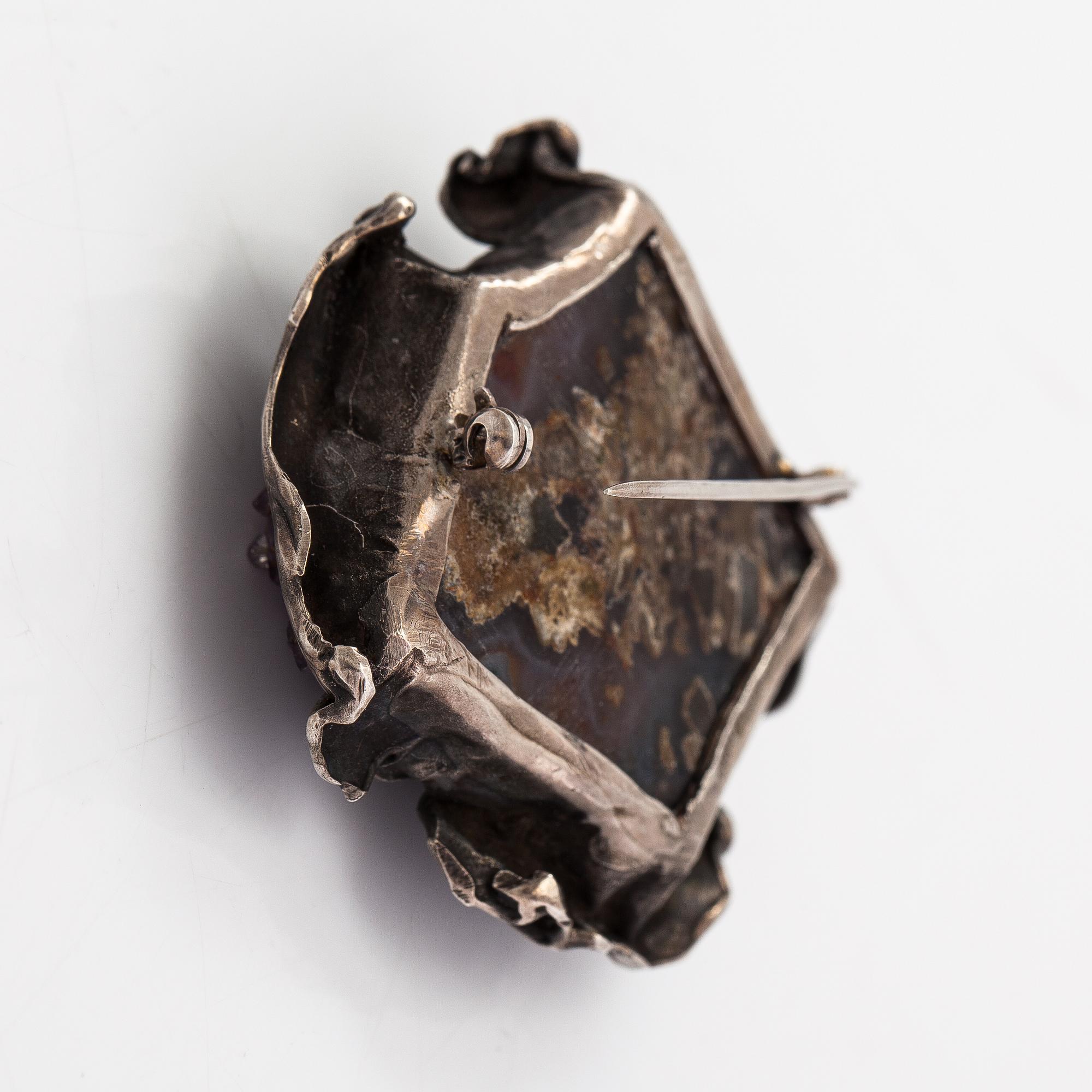 Reino Saastamoinen, A silver and amethyst brooch. Helsinki 1969.