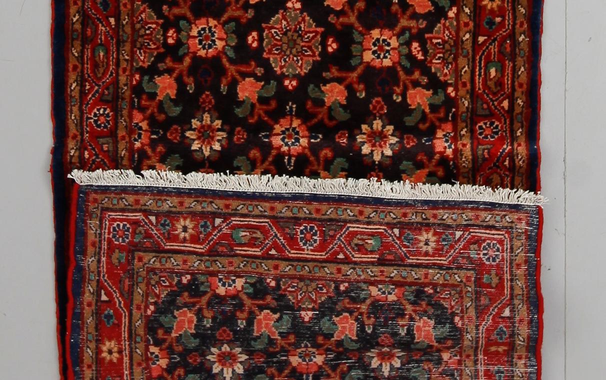 MATTA, Hamadan, ca 411 x 100 cm.