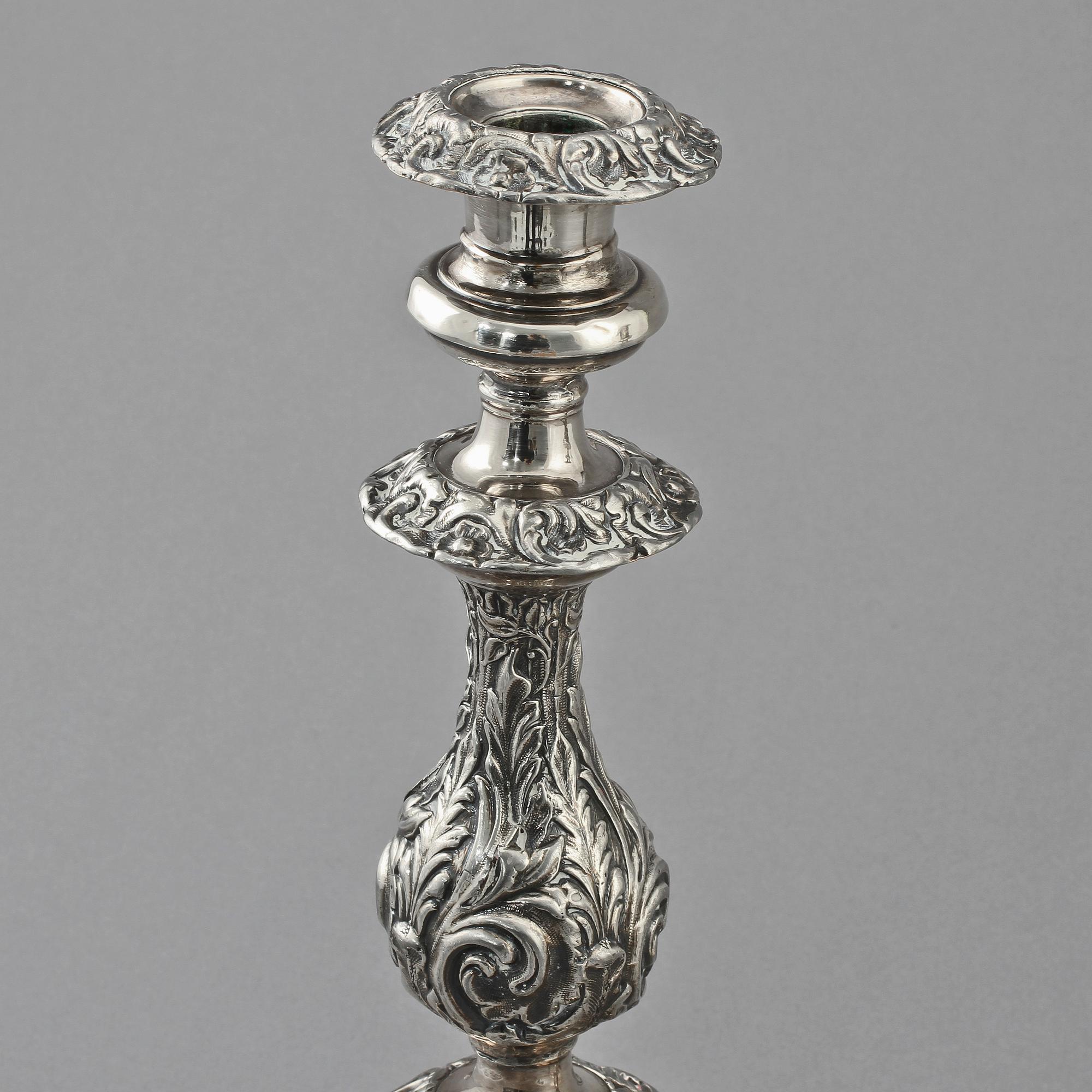 LJUSSTAKAR, ett par, nysilver, omkring 1900.