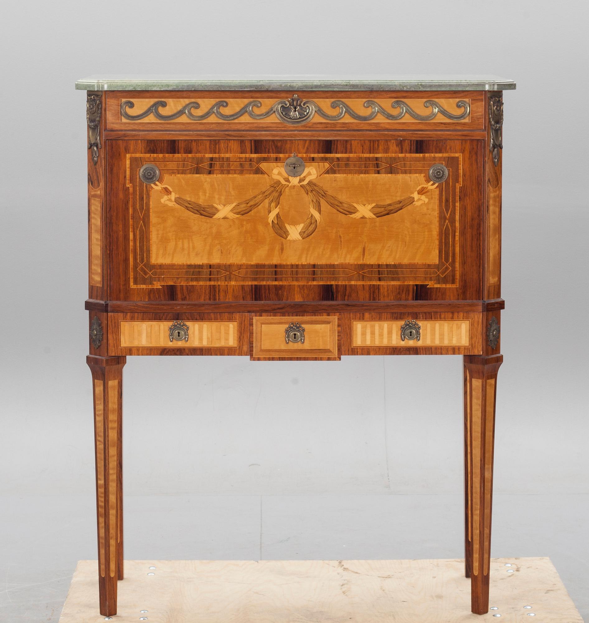 SEKRETÄR, gustaviansk stil, 1900-talets andra hälft.