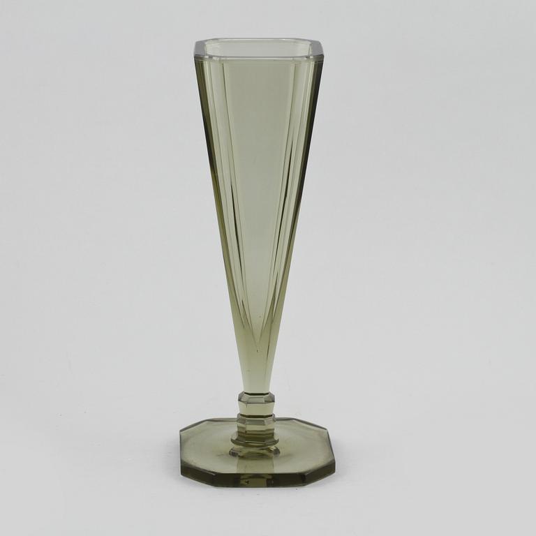 VAS, glas, Elis Bergh, Kosta, 1900-talets andra kvartal.