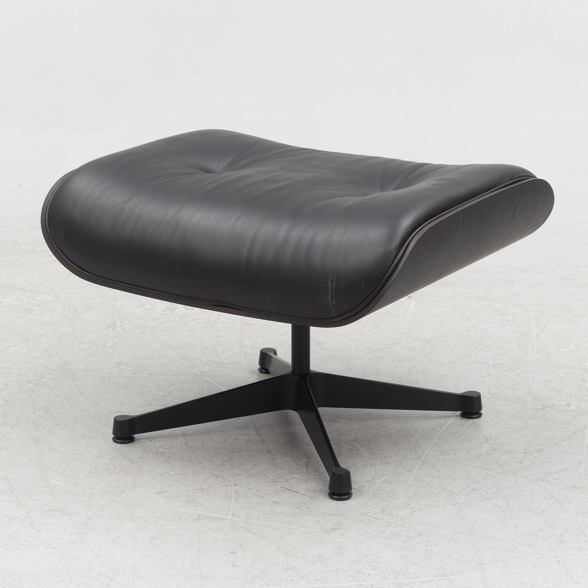 Charles & Ray Eames, an "Eames Lounge Chair" with ottoman, Vitra, 21st century.