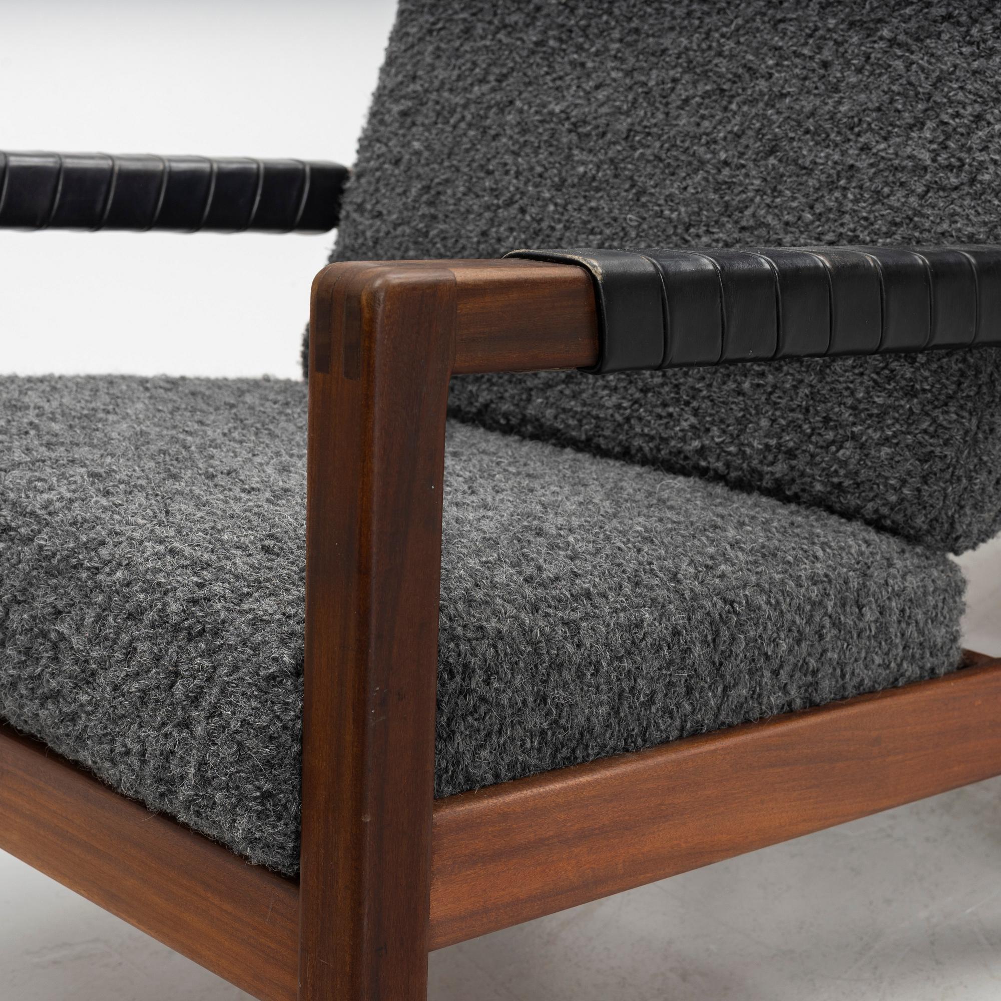 Carl Gustaf Hiort af Ornäs, A pair of easy chairs, 'Rialto',  Puunveisto Oy, Finland, mid 20th century.