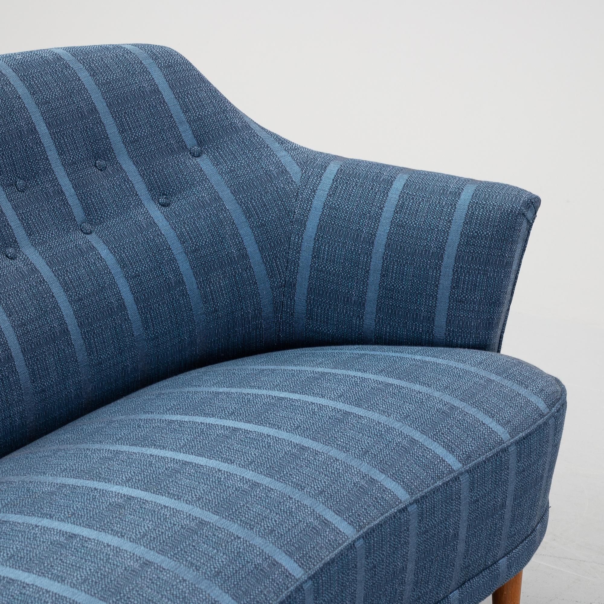 A 'Widare' sofa by Carl Malmsten, for AB O.H Sjögren. Second half of the 20th century.