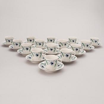 SYLVIA LEUCHOVIUS, 84 osaa, posliinia, "Sylvia", Juhla-astiasto, Rörstrand, 1900-luvun loppupuoli.