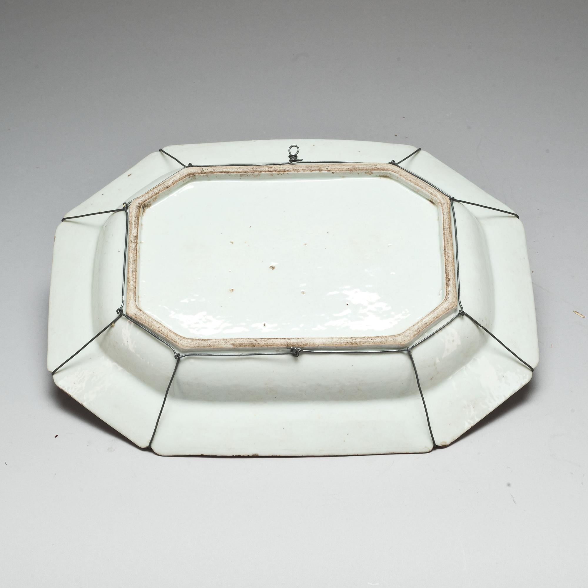 TERRINFAT, porslin, Kina, Qianlong, 1736-1795.