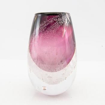 Hanne Dreutler, vas Studio Åhus, signerad och daterad 1994.