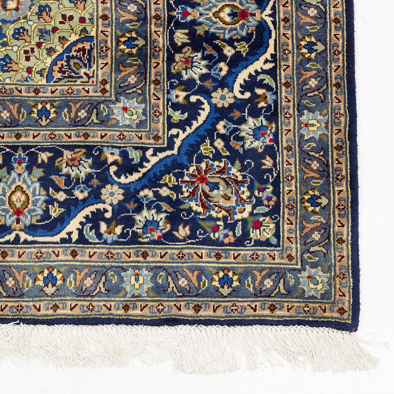 Matta, semiantik, Kashmar, ca 342 x 242 cm.